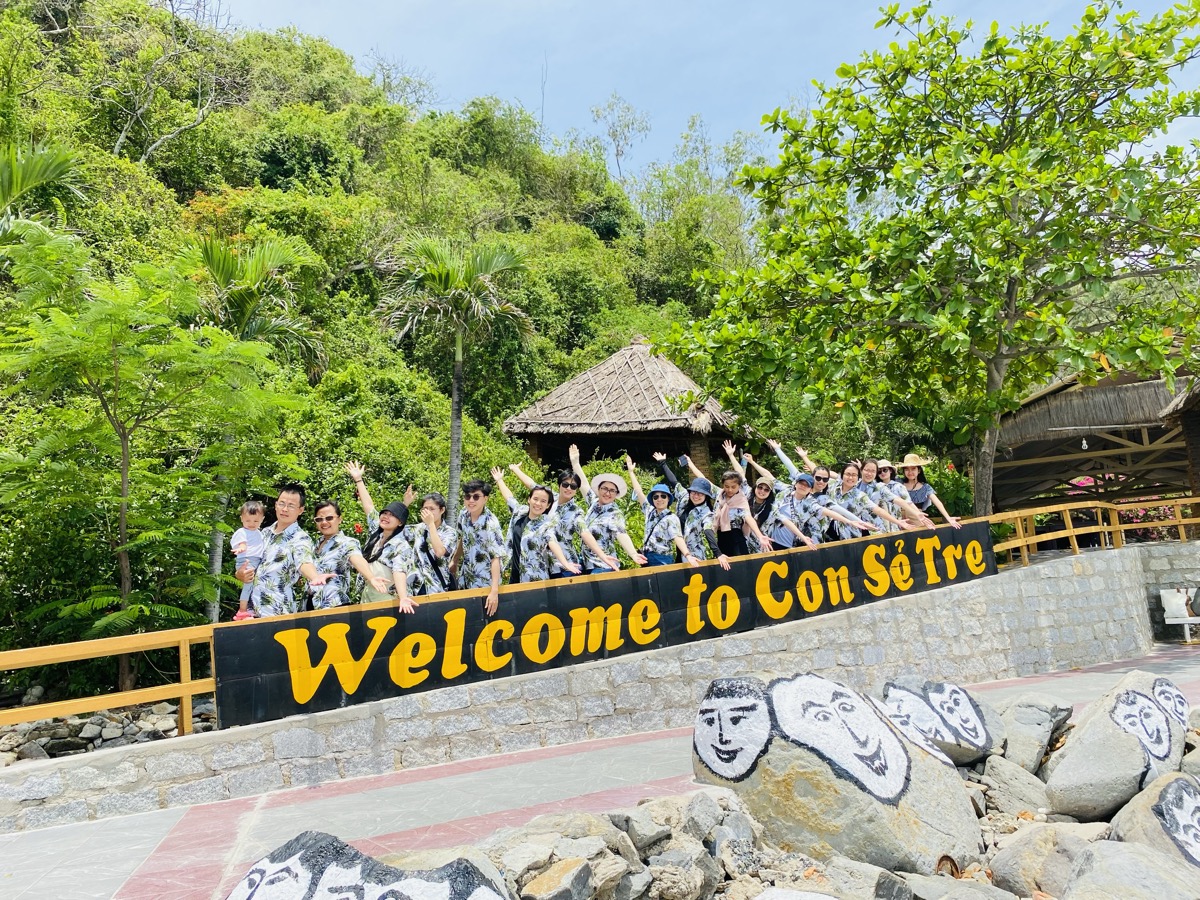 Groupe Welcome to Con Sé Tre — excursion île