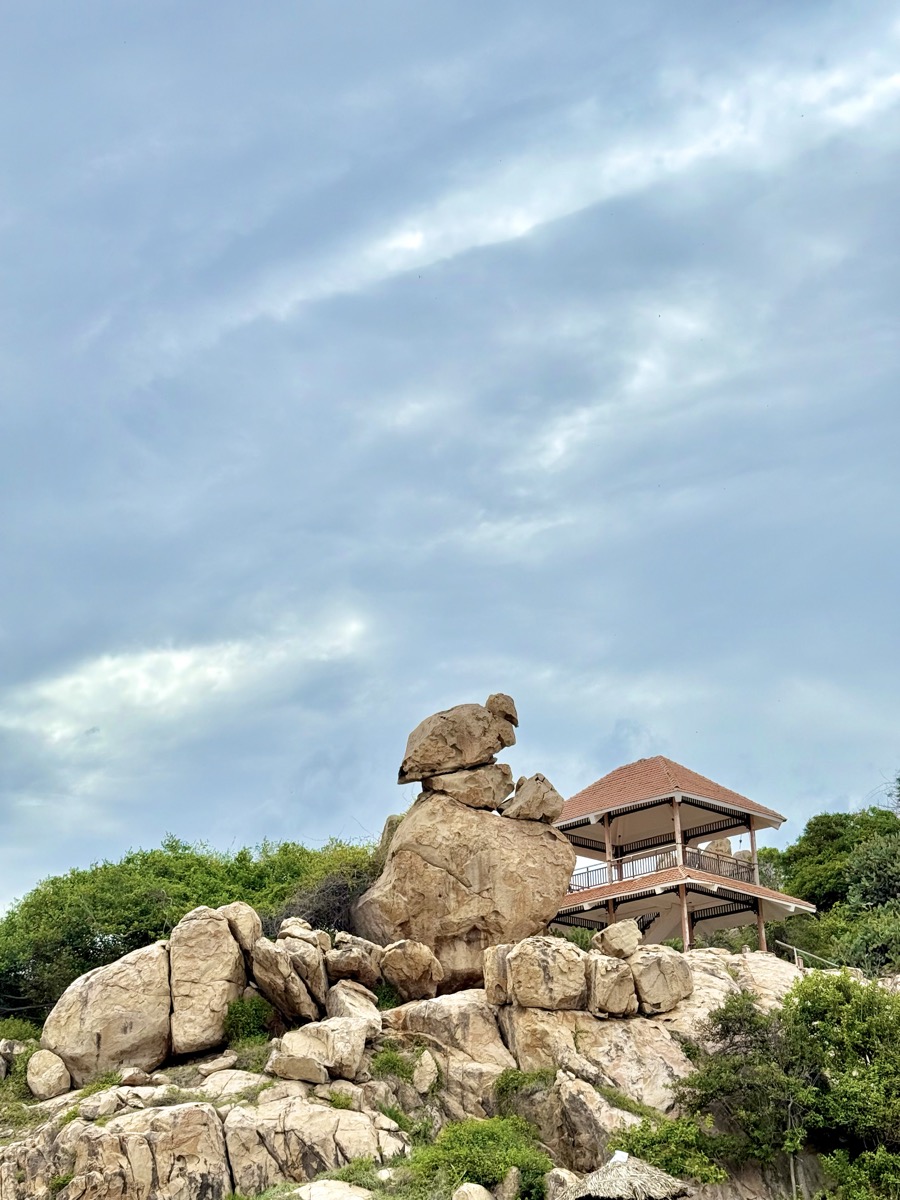 Formation rocheuse spectaculaire sur l'île