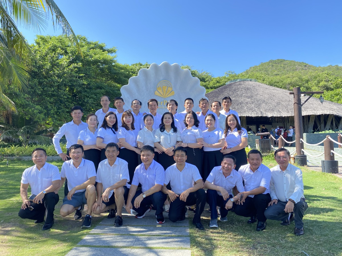 Groupe en chemises bleues — photo officielle resort